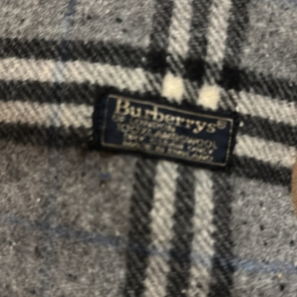 Burberry scarf - Picture 3 of 5